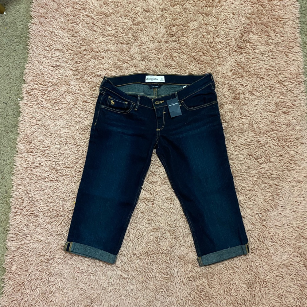 Blue jeans capris with tags